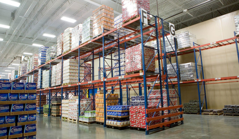 A 3-high Frazier Sentinel Selective Pallet Racking system stores beverage products.