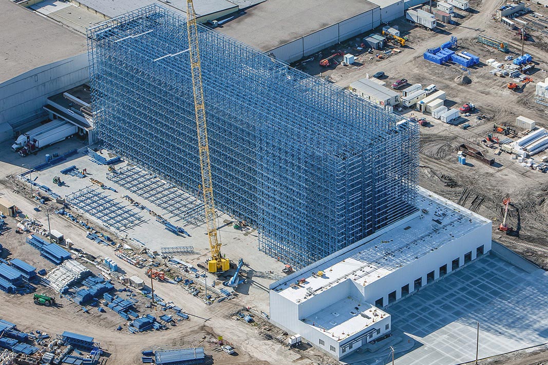 An overhead view of an AS/RS Rack Supported Building's construction progress.