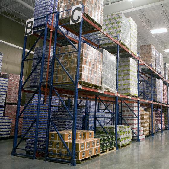 Sentinel® Selective Pallet rack stores beverage products.